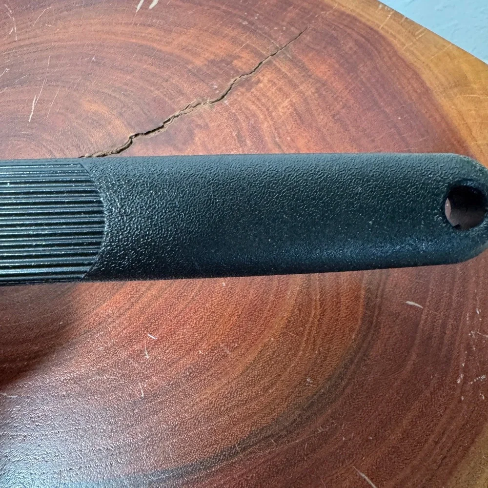 Vintage‎ EKCO Black Metal Soup Ladle Dual Pour Spout Textured Handle 10.5